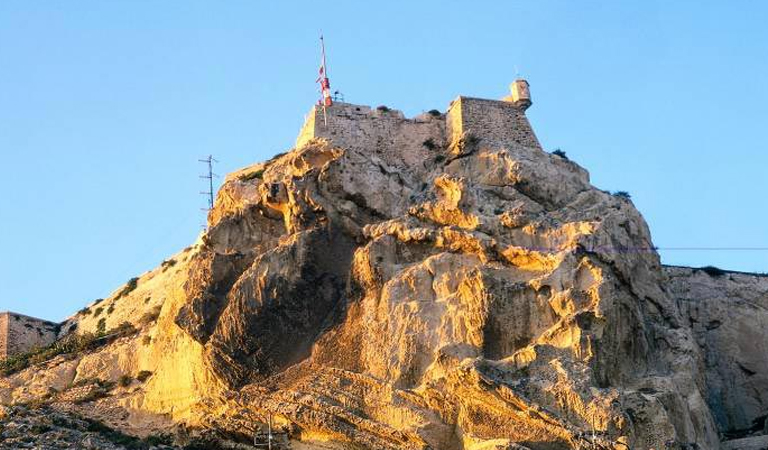 webcam playa arenales del sol, guia turismo, informacion turistica, turismo Alicante, turismo Elche, turismo Arenales del Sol, turismo Santa Pola, turismo Tabarca, viajar a Tabarca, Barco a Tabarca, Tabarqueras, Ruta Tabarca, turismo Gran Alacant, Turimo Comunidad Valenciana, Arenals del Sol, Elche, playas, Elx, Alicante, turismo, Surf, Kyte-Surf, paddle surf, submarinismo, buceo, snorkel, parapente, Clot de Galvany, Carabassi, playa del Carabassi, acantilado Gran Alacant, Cabo de Santa Pola, fiestas de Elche, fiestas de Alicante, Nit de l'alba, fiestas de Santa Pola, restaurantes en la playa, apartamentos en la playa, turismo sostenible